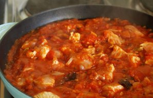 Portuguese Chicken with Tomato Sauce Recipe