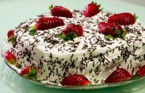 Portuguese Strawberry Cake Recipe