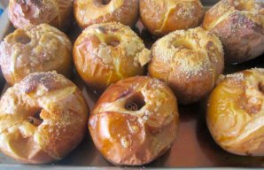 Portuguese Roasted Apples with Port Wine Recipe