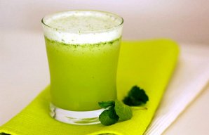 Portuguese Pineapple Juice with Mint Drink Recipe 