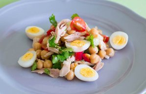 Portuguese Chouriço with Chick Pea Salad Recipe