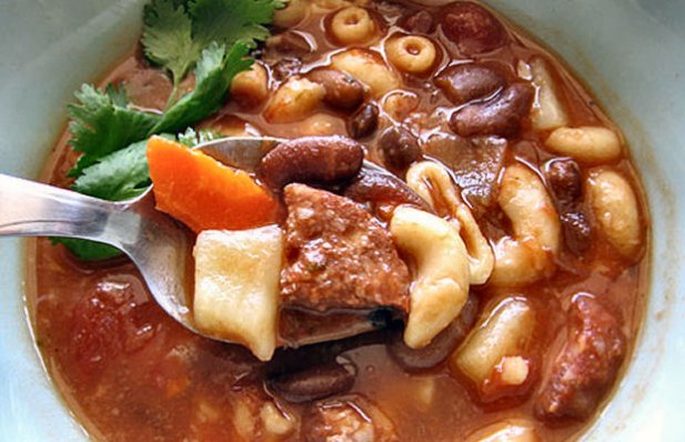 How to make Portuguese bean stew with chouriço recipe.