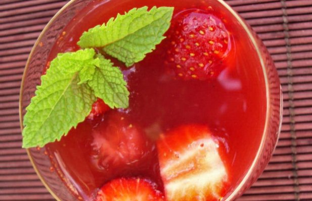 Strawberry Sangria Recipe - Portuguese Recipes