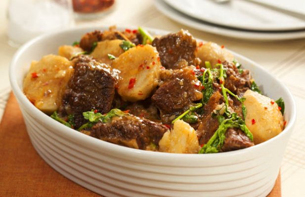 Learn how to make this delicious Portuguese style beef and yam stew (carne guisada com inhames).