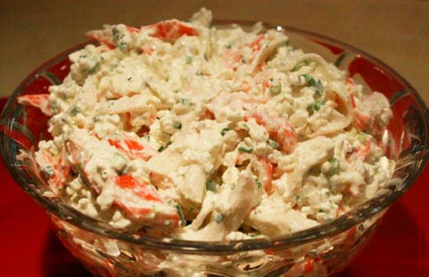 How to make Portuguese crab salad (Salada de Caranguejo).