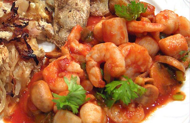 This Portuguese shrimp and scallops recipe (receita de camarão e vieiras) is delicious.