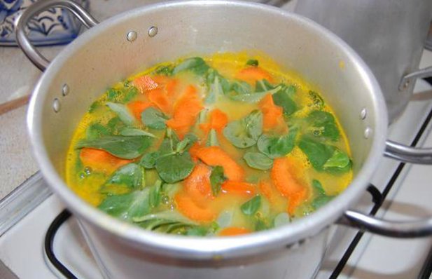 How to make Portuguese vegetable soup.