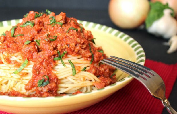Portuguese Style Spaghetti with Beef & Linguiça Recipe - Portuguese Recipes