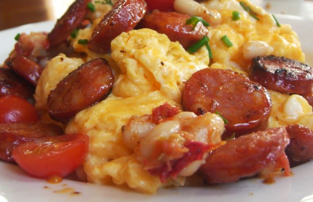 This Portuguese chouriço scrambled eggs recipe is easy to make and a great breakfast meal to start the day.