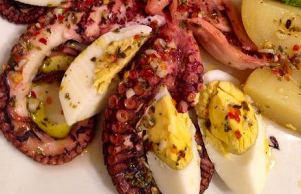 Portuguese Octopus with Olive Oil Sauce Recipe - Portuguese Recipes