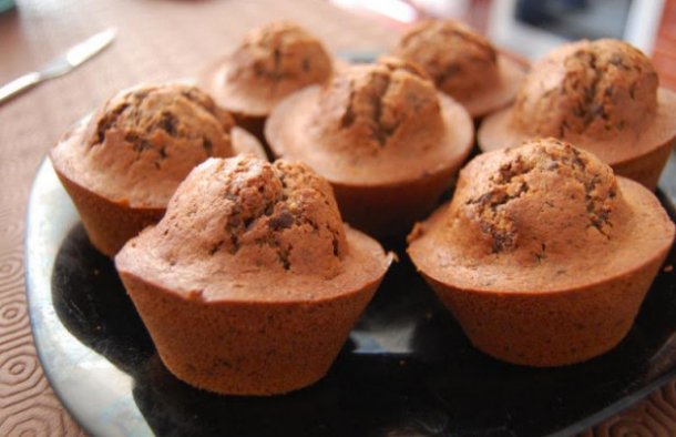 These mouth watering chocolate cupcakes with melted chocolate are delicious.