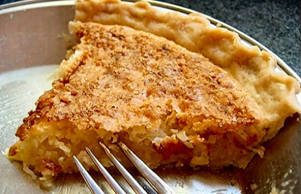  This amazing coconut tart recipe (receita de tarte de coco) takes less than 35 minutes to make and makes a great sugary snack.