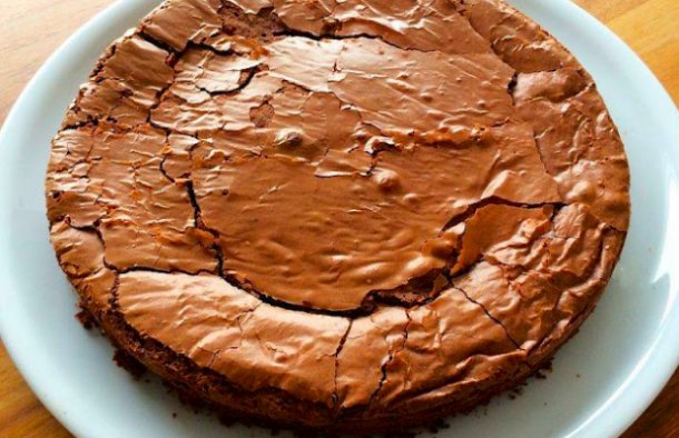 Portuguese Creamy Chocolate Cake Recipe