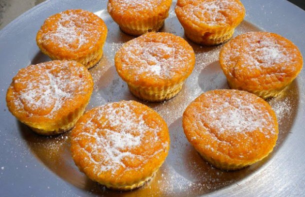 These Portuguese carrot and orange cupcakes (queques de cenoura e laranja) make a delicious snack at any time.
