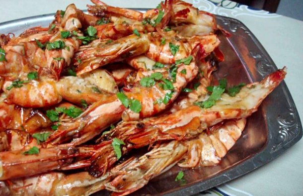 These juicy Portuguese spicy and marinated grilled shrimp (camarões marinados e grilhados) make a great appetizer.
