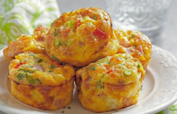 These baked vegetable omelettes (omeletes de vegetais no forno) are so easy to make and they are great for breakfast.