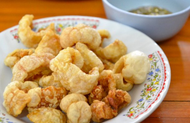Portuguese Pork Rinds (Torresmos) are a very traditional and popular delicacy in Portugal, they are very rich and flavorful.