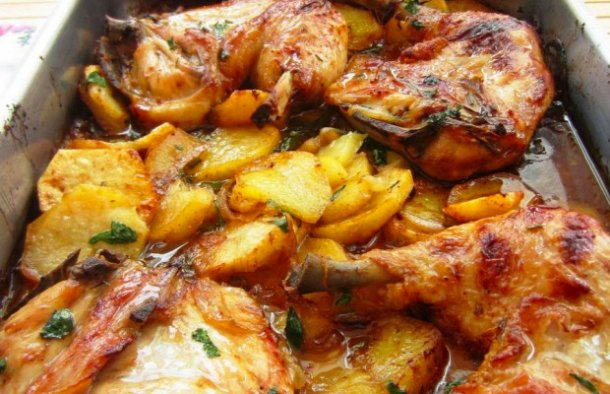 This amazing Portuguese roasted chicken with potatoes recipe (receita de frango assado com batatas) makes a delicious meal for two people.