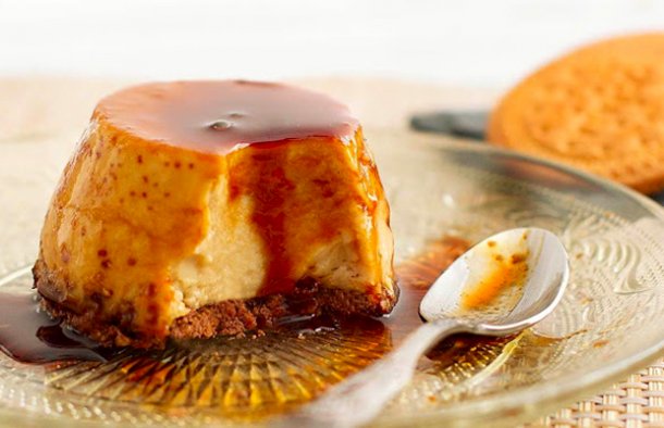 This delicious Portuguese flan with Maria biscuits (flan caseiro de bolacha maría) will take a while to make, but it will be worth it.