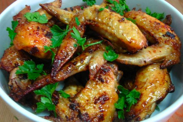 Portuguese Style Garlic Chicken Wings Recipe - Portuguese Recipes