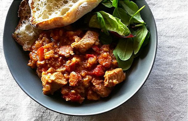 Serve this delicious Portuguese pork and rice stew (guisado de carne de porco e arroz) with a squeeze of lemon juice, some crusty bread and a green salad.