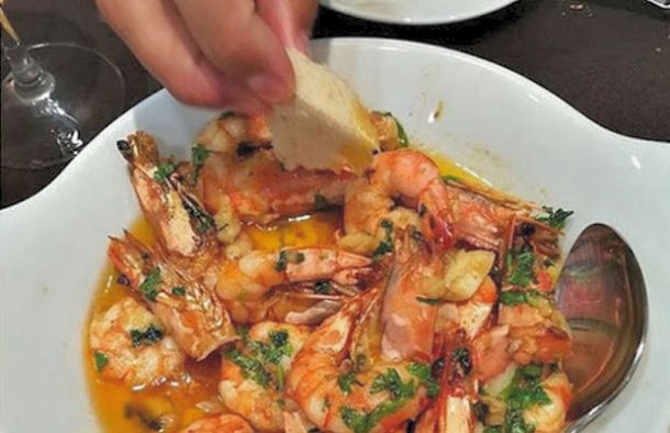 Serve this delicious Portuguese shrimp with dipping sauce (camarão com molho) with fresh crusty bread to dip in the sauce.