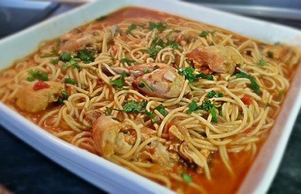 This chicken with spaghetti recipe (receita de frango com esparguete) makes a great weekday family meal.