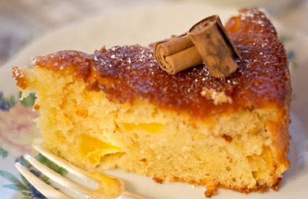Apple & Cinnamon Cake Recipe - Portuguese Recipes