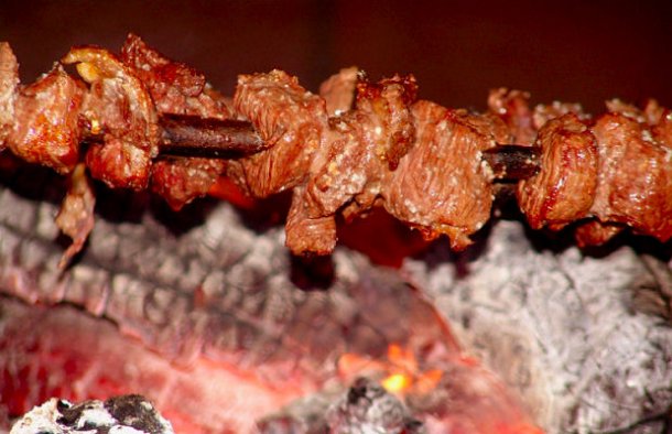 Portuguese Marinated Beef Skewers Recipe