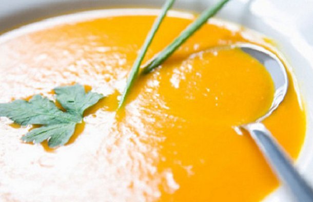 This delicious Portuguese pumpkin soup (sopa de abóbora) is a very traditional soup in Portugal. It has a sweet and unique pumpkin flavor to it and a smooth texture.