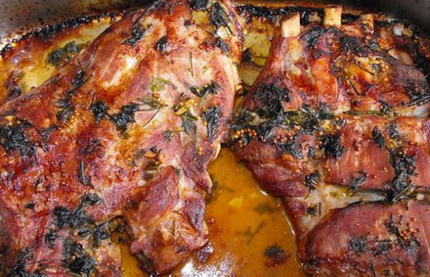 This delicious Portuguese roasted pork spare ribs recipe (receita de entrecosto de porco assado) does take a little time but it is worth it.