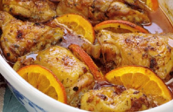 Serve this delicious Portuguese roasted chicken with orange (frango assado no forno com laranja) white rice, salad or mashed potatoes.