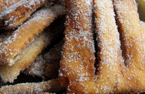 Coscorões are a very typical Portuguese dessert during the Christmas season. They are sweet and crunchy and have a nice orange flavor to them.