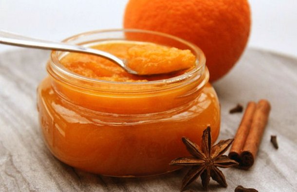 This orange jam has a warm and sunny flavor to it, and with the addition of cinnamon and lemon juice, it makes it the perfect anytime jam.
