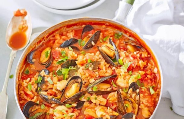 This Portuguese fish stew (caldeirada de peixe) is packed with different types of fish and seafood.