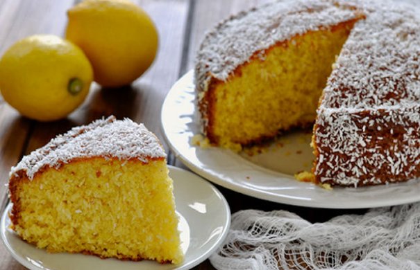 This very simple soft coconut cake (bolo de coco) is delicious and easy to make, perfect for any time of the day.