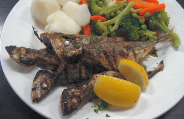 Serve these grilled Portuguese horse mackerel recipe (carapau grilhado) with a salad or some cooked vegetables.