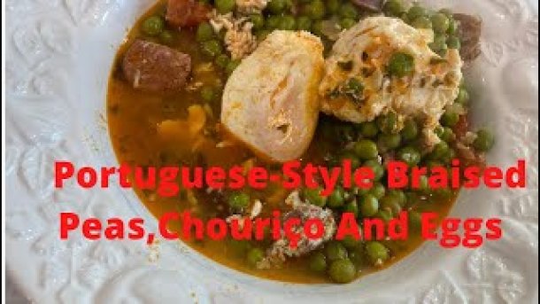 How to Make Portuguese Peas and Chouriço